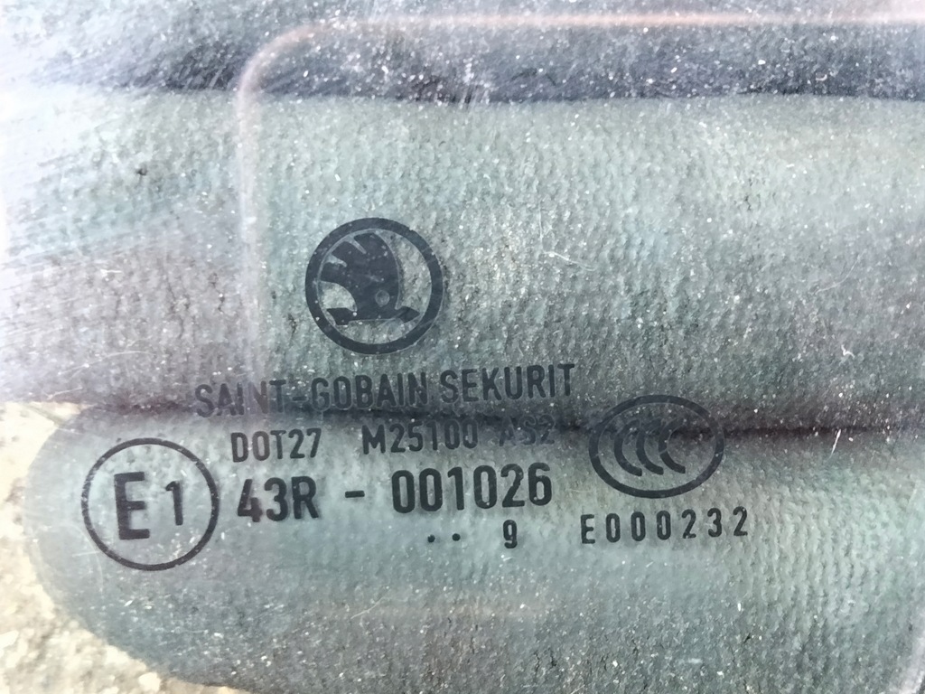 фото №4, Стекло левый правый перед skoda superb ii