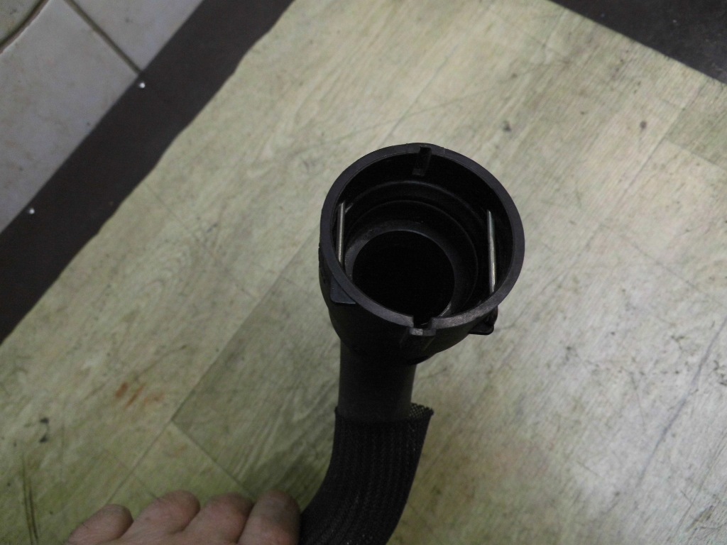 фото №6, Volvo v60 s60 ii 1.6 шланг пабтрубок  воды