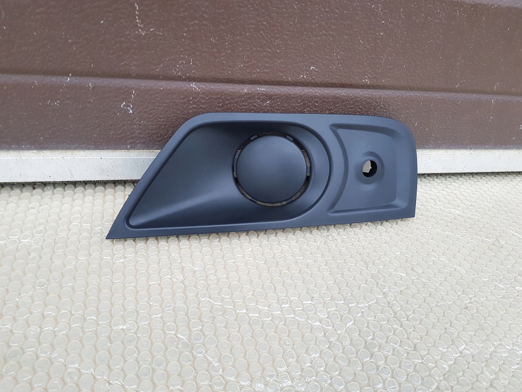 фото №2, Renault master iv заглушка бампера права перед