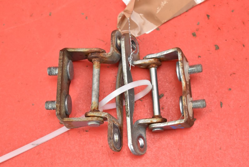 фото №2, Петля петли крышки задняя subaru forester 3 iii 08-13