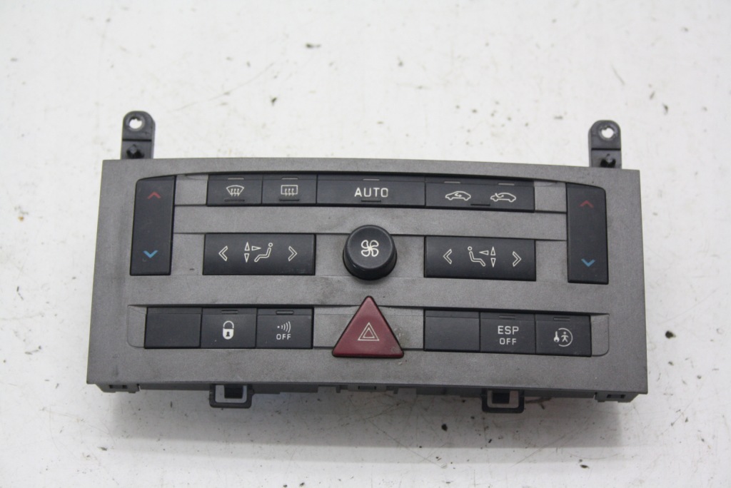 фото №1, Панель обдув кондиционера peugeot 407 sw 96573322yw