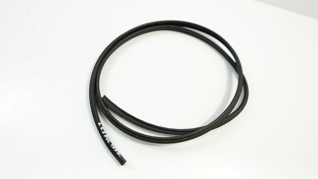 фото №1, Citroen c3 picasso прокладка кузовная левая