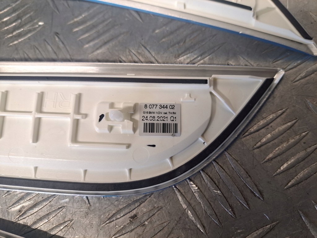 фото №9, Bmw 8 m850ix g16 молдинг поріг led individual 8077341 комплект nowe