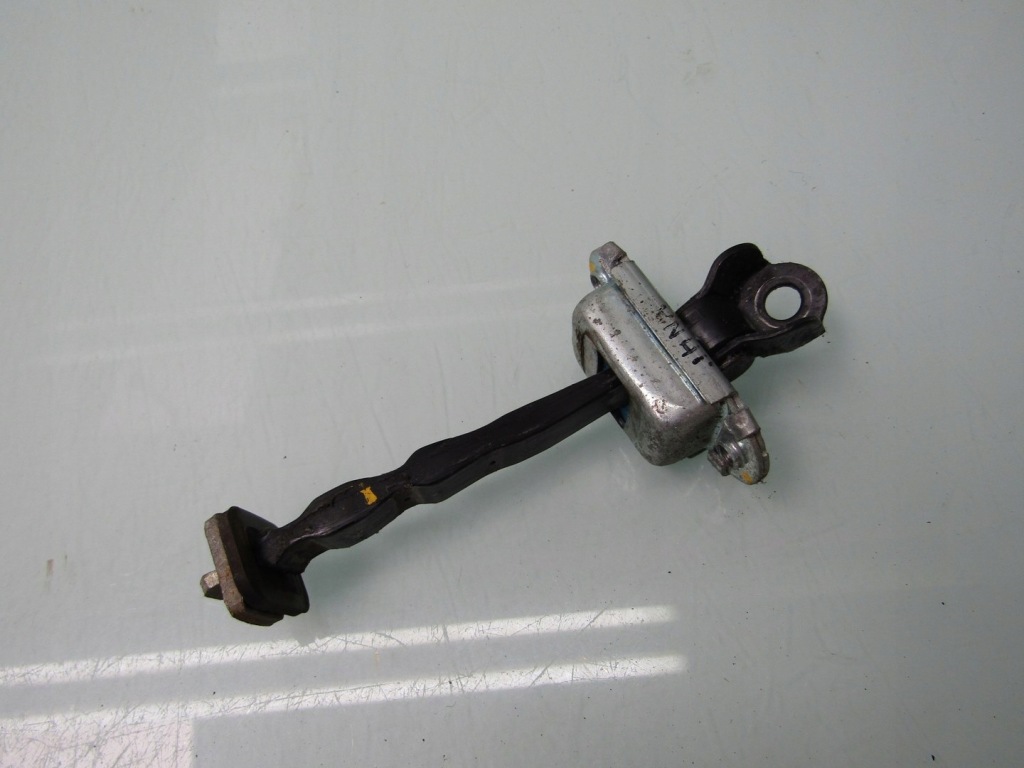 фото №1, Micra k13 14r обмежувач двері правий передній