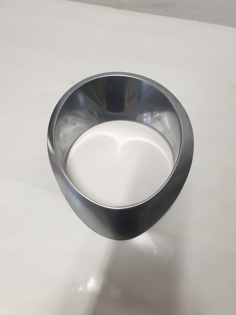 фото №1, Рамка лампы задняя задняя левая alfa romeo mito хром