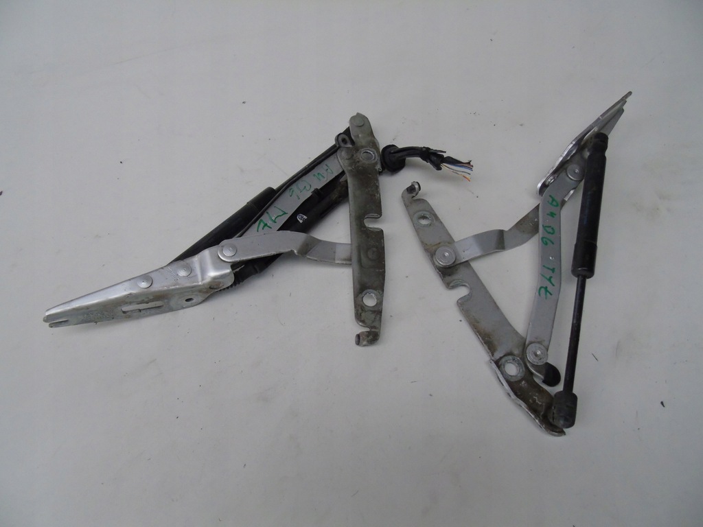 фото №1, Audi a4 b6 петлі кришки задня комплект sedan