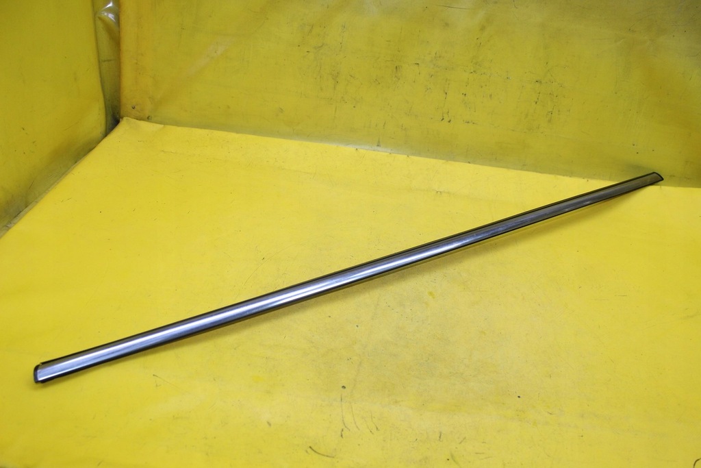 фото №1, Молдинг ущільнювач правий перед mini one r56 7146091