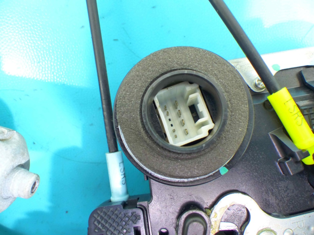 Замок задняя правый 16pin доводчик lexus ls iv ls600h Оригинал