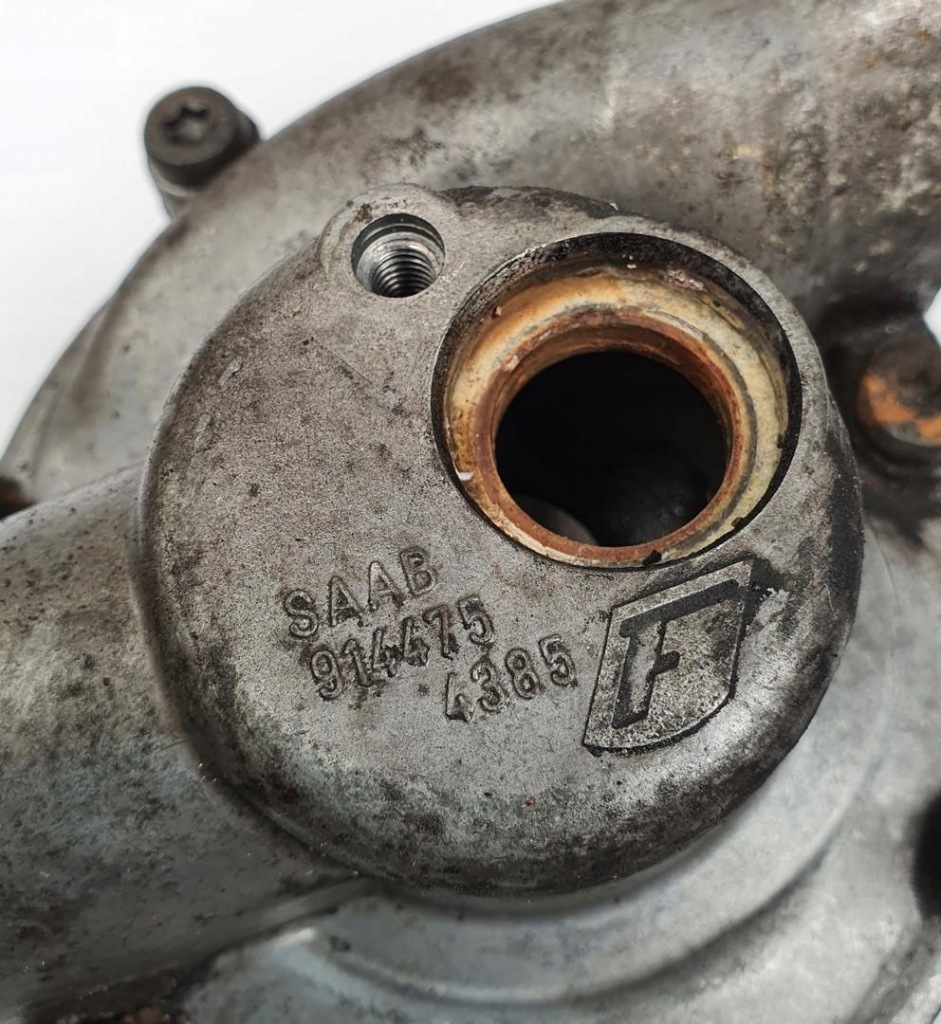 Насос води saab 900 ii 2.3 9144754385 Недорого