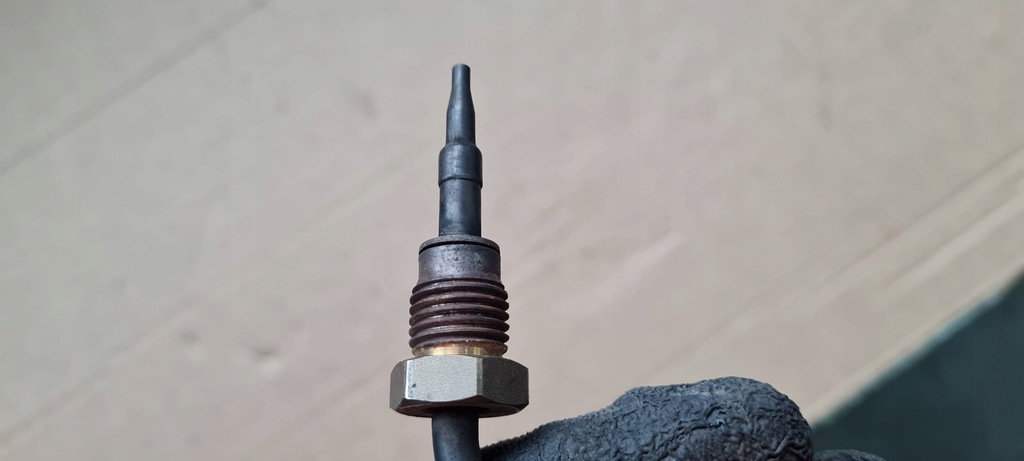 фото №10, A4 b9 8w датчик температуры 2.0 tdi 8w0906088f a5 8w