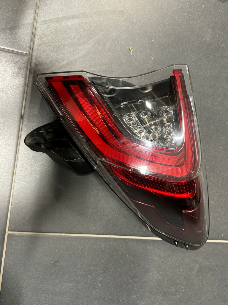 фото №1, Toyota chr c-hr 2018 лампа правая задняя led тонированная