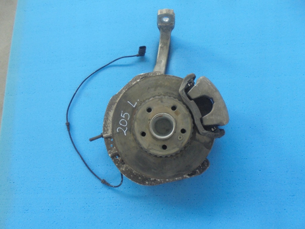 фото №1, Mercedes c klasa w205 поворотный кулак левая комплектная перед