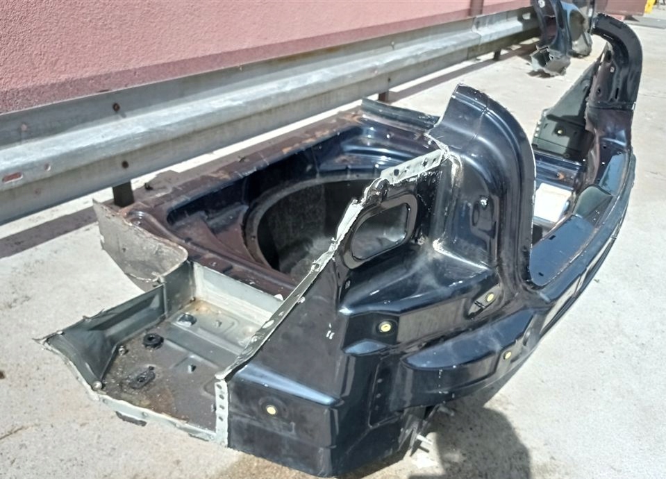 фото №8, Pas задній чверть піддон vw phaeton 3d 02-10 код лакофарбового покриття lr5w lunablau