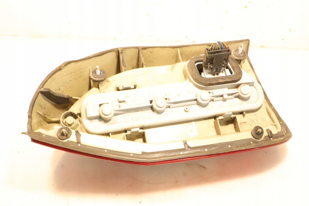 Лампа правая задняя opel zafira a Недорого