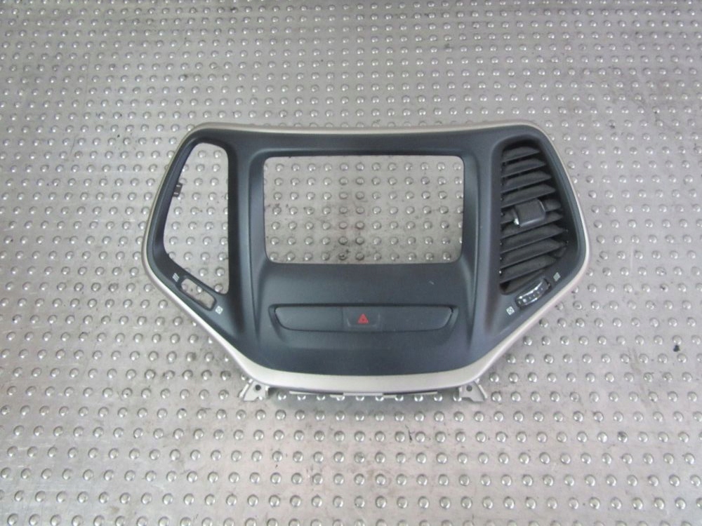 фото №1, Jeep cherokee kl 2017 рамка корпус захист радіо