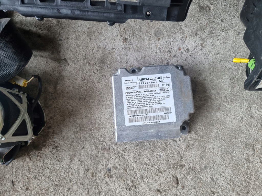 фото №5, Приборная панель консоль натяжители подушки безопасности fiat bravo ii комплект ideał