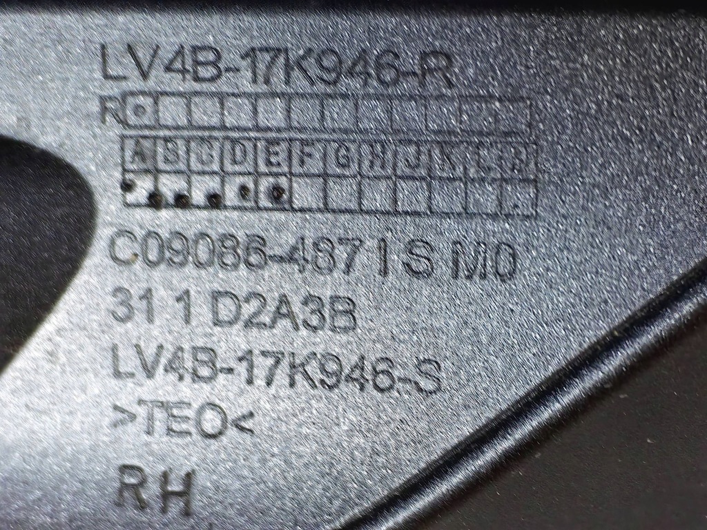 Ford kuga mk3 st-line - решітка бампера права polecam Зі Шроту