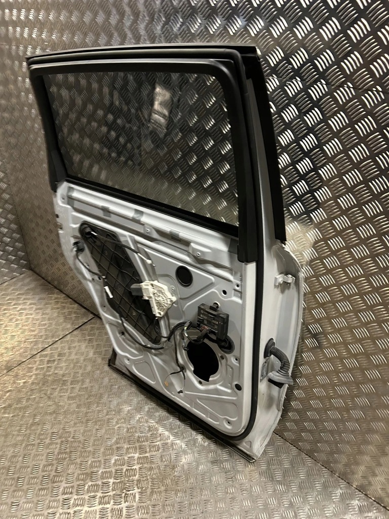 фото №9, Audi q7 4l 2012 левая сторона дверь задние