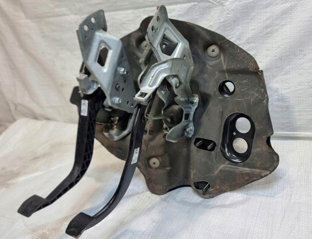 Підсилювач гальм opel zafira b 1.9 cdti 13142362 педалі 13192503 24463406 Київ