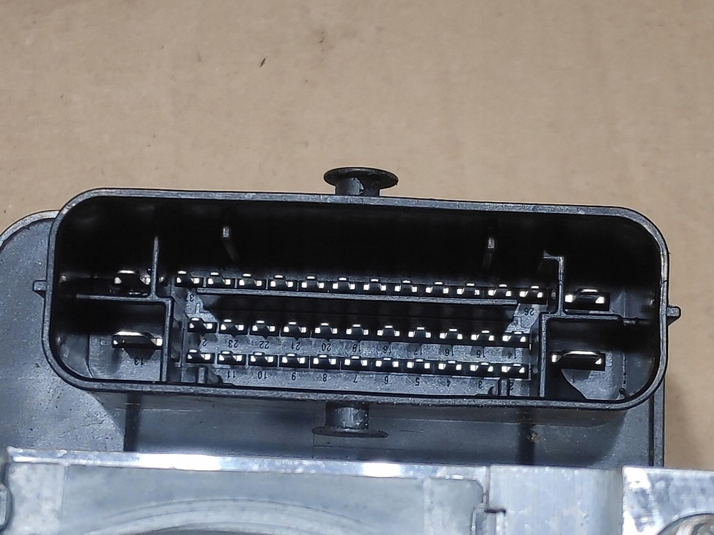 фото №7, Насос abs гальмівна модуль блок керування 1.0tce dacia sandero iii 10063332351