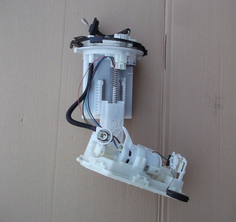 фото №1, Toyota prius iv 1,8 насос пального