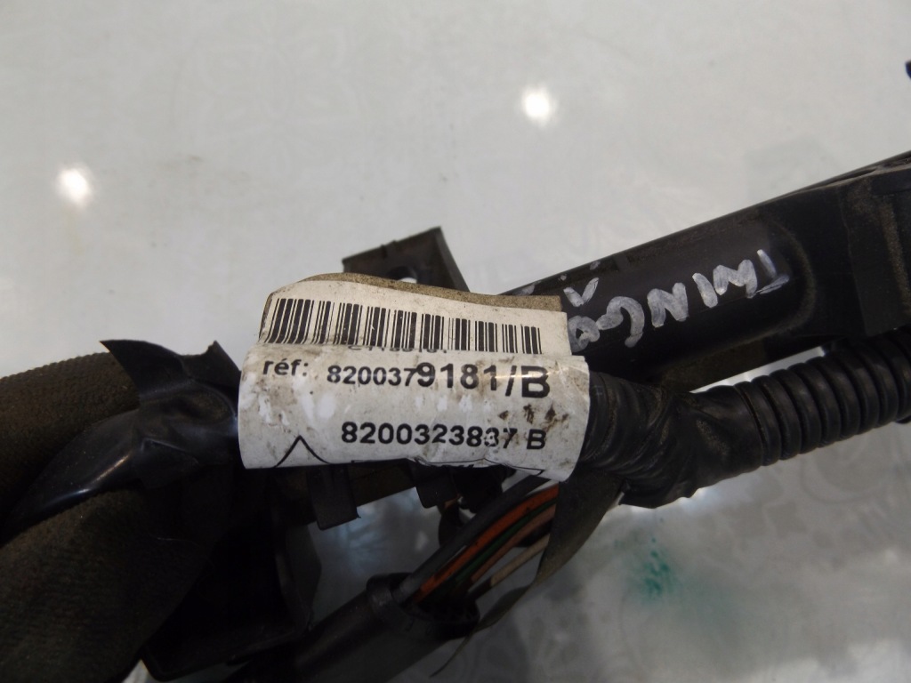 фото №4, Twingo ii lift 1,2 молдинг впрыскная