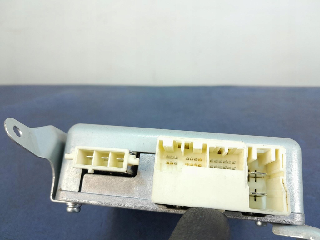 фото №4, Toyota avensis t27 блок управления модуль усилителя