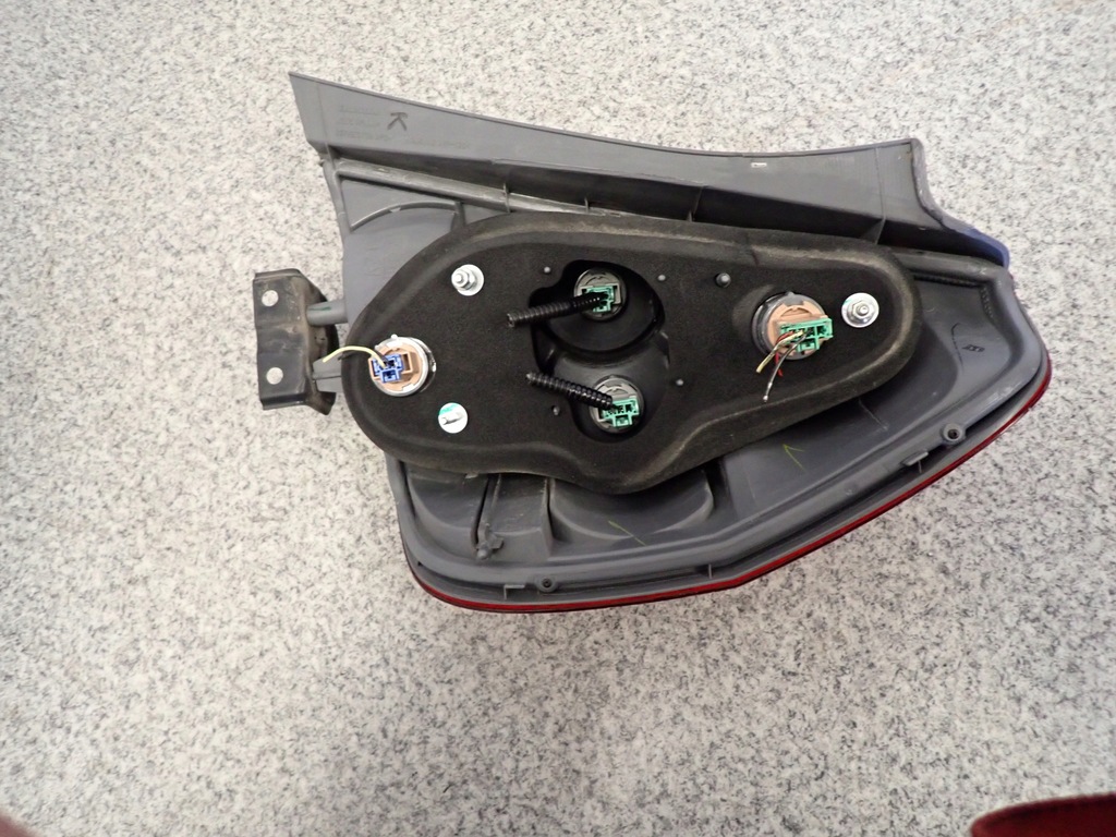 фото №8, Honda jazz 05-07 лампа задняя левая lift