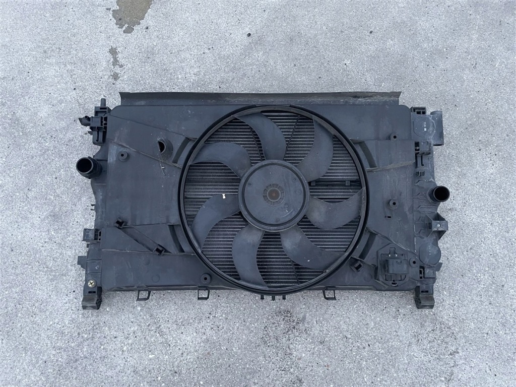Радиатор воды+ вентилятор корпус 2.0 cdti opel zafira c tourer 11-16r. в Украине
