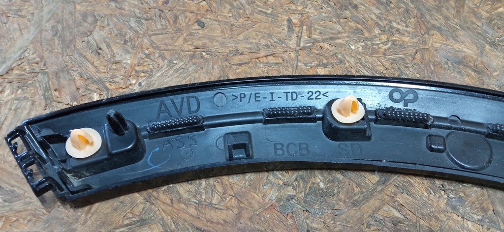 фото №9, Renault megane v e-tech 22- молдинг накладка крыла правый перед 638122170r