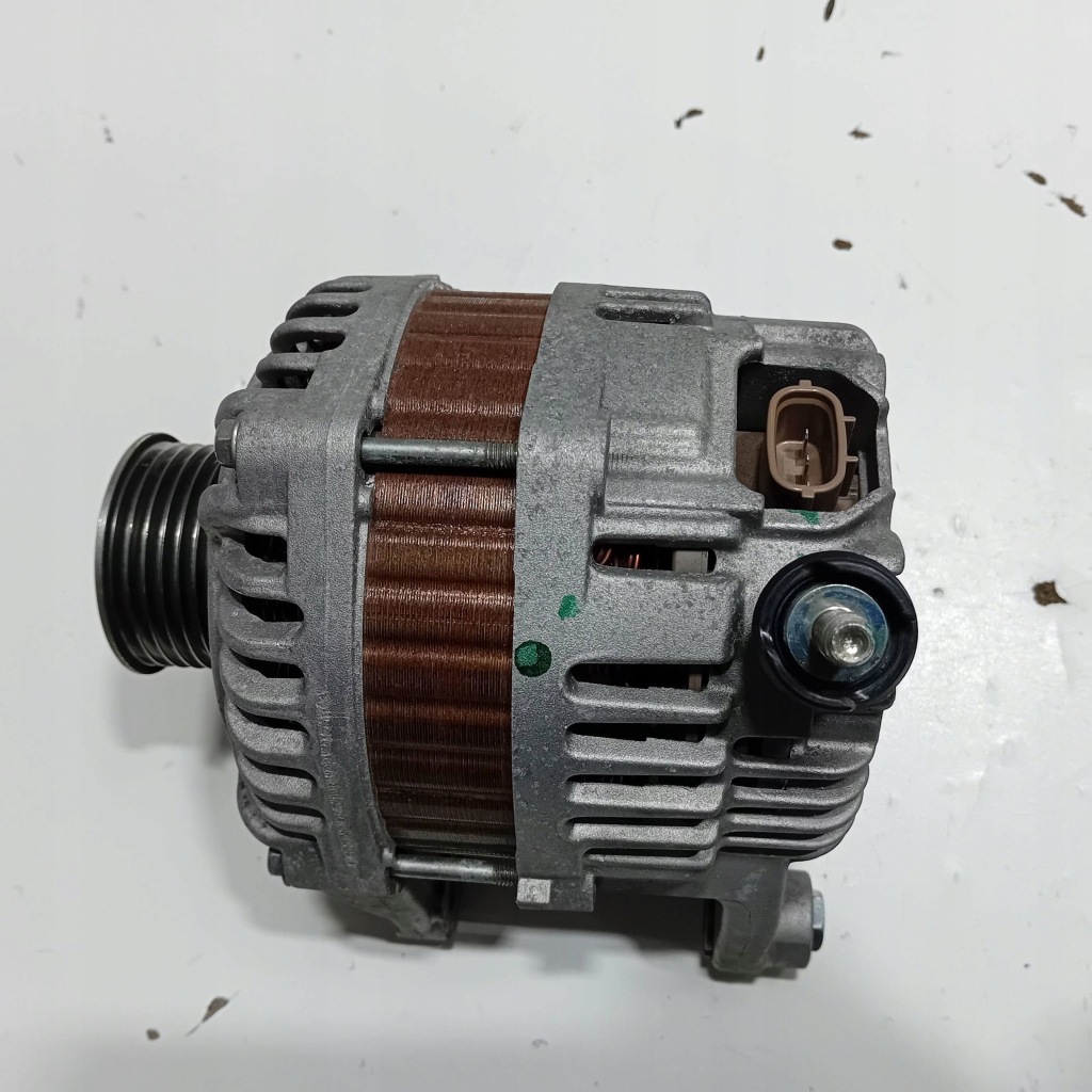 Купить Mazda генератор комплектный  малый пробег