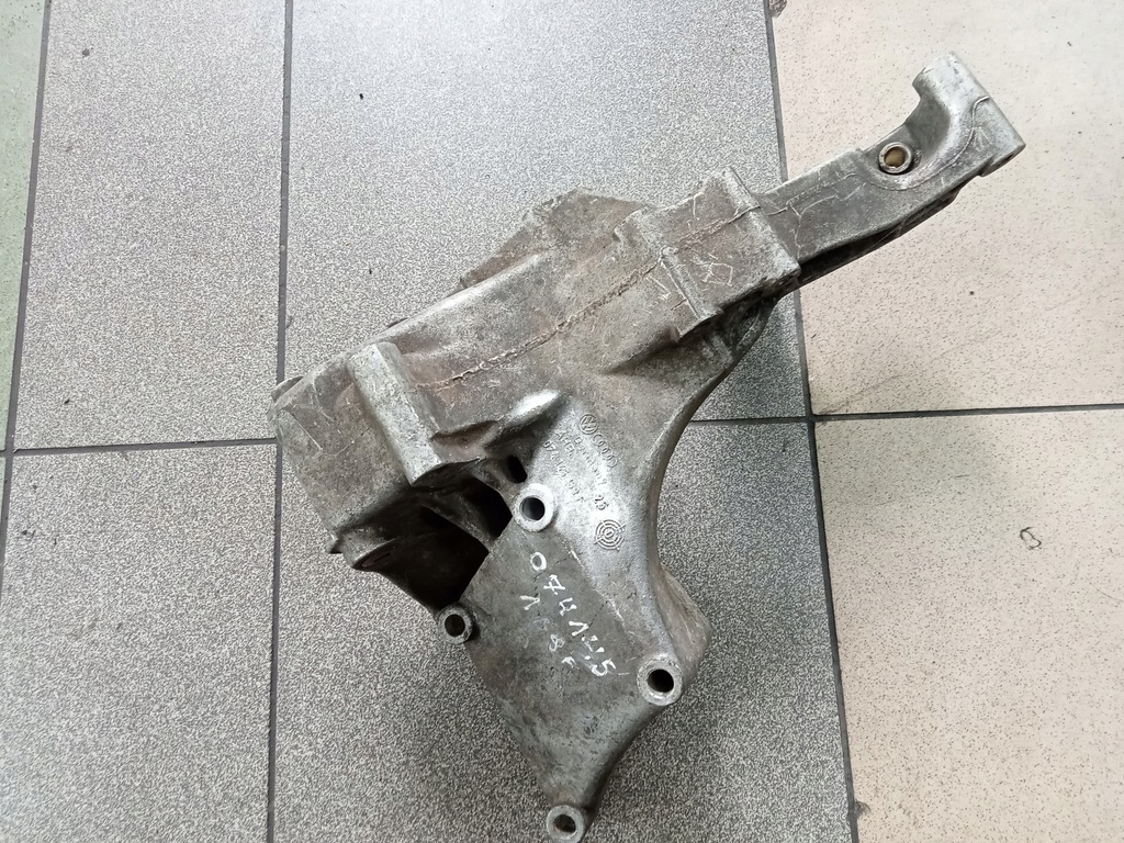 фото №1, Vw lt 2.5tdi кронштейн генератора 074145169f