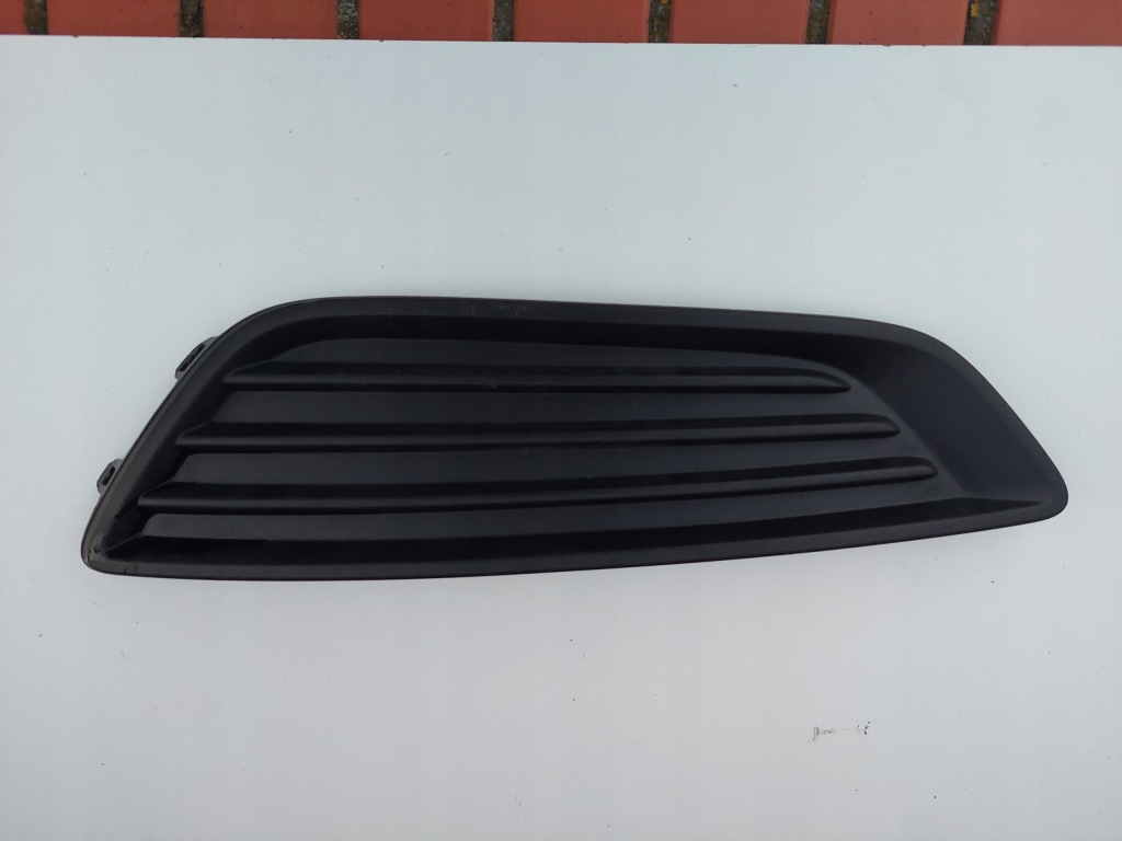 Купити Ford focus mk3 рестайлінг  14-18 решітка бампер решітка  заглушка ліва