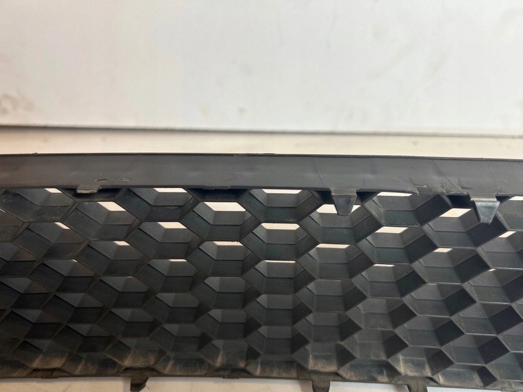 фото №13, Решётка средняя бампера skoda fabia ii rs