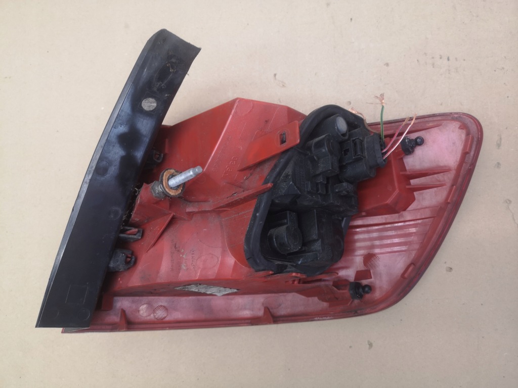 Фара левая задний  w крыло led audi a6 c6 универсал оригинал Цена