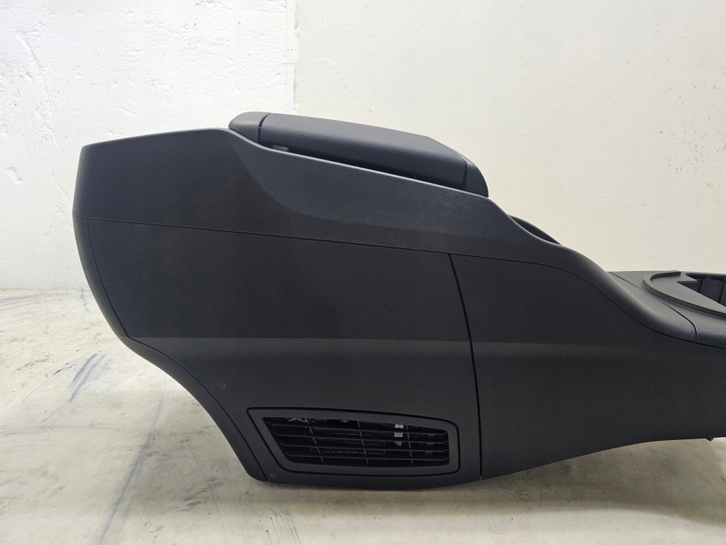 фото №12, Туннель средний подлокотник mercedes v-klasa w447 w448