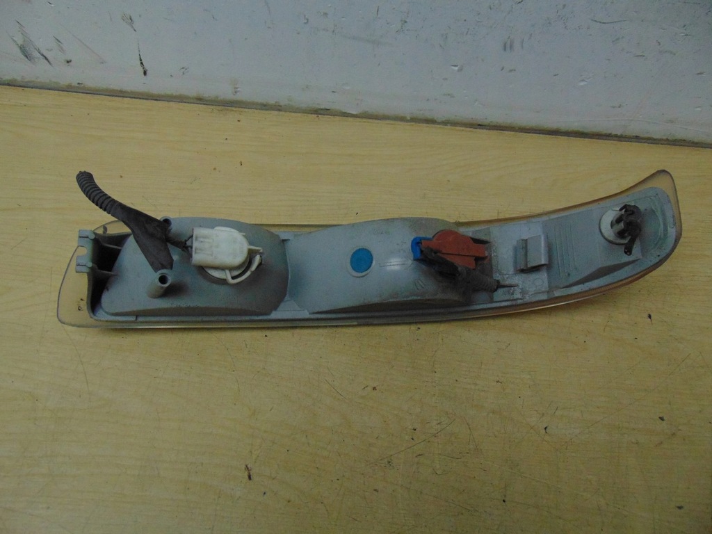 фото №12, Лампа поворотник поворотник правий chevrolet tahoe