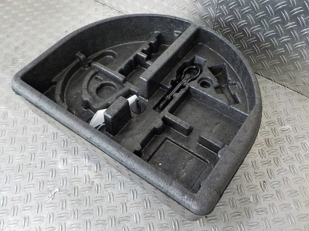 фото №3, Ford fiesta mk7 вкладыш колеса запасного пенополистирол