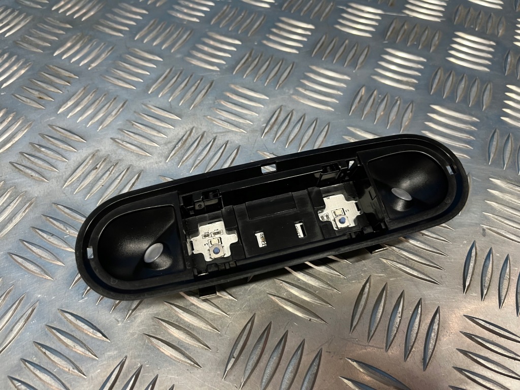 фото №1, Audi a6 c7 лампа освітлення кабіни 4g0947111a