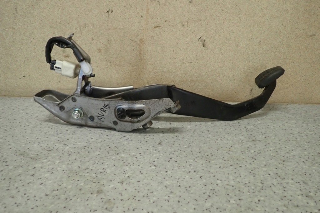 фото №4, Toyota auris 06- педаль тормоза