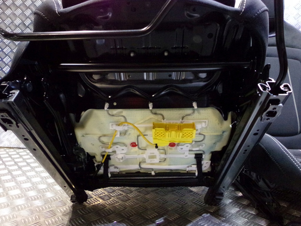 фото №8, Mini f60 jcw countryman обивка сиденья заднее сиденье обшивки