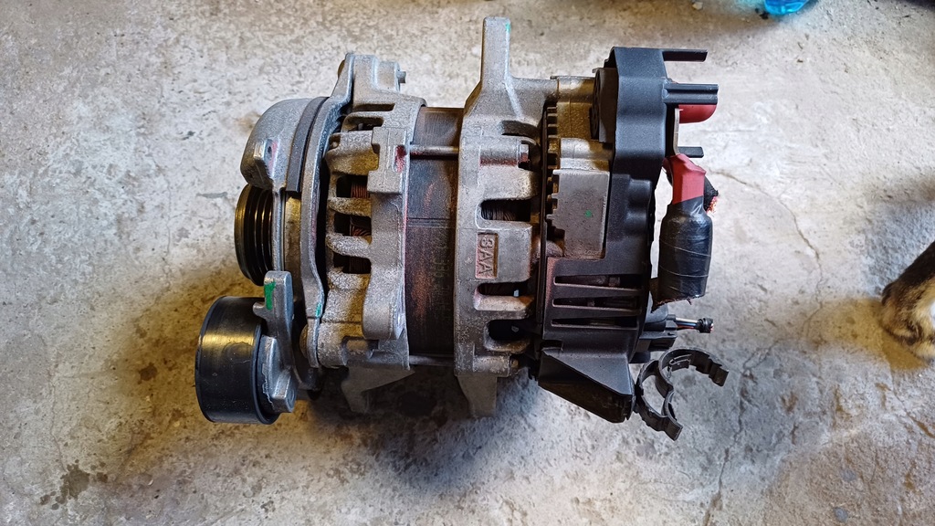 фото №1, Renault arkana 1.3 tce генератор 2310a8061r