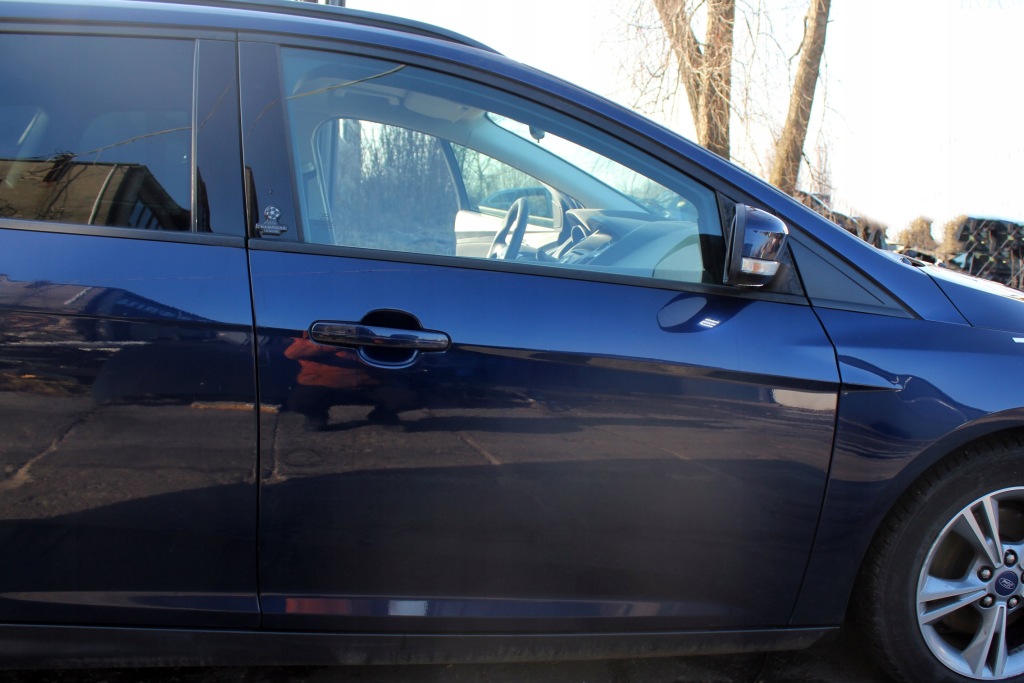 Дверь правая  перед передние ford focus mk3 10-18 ib Цена