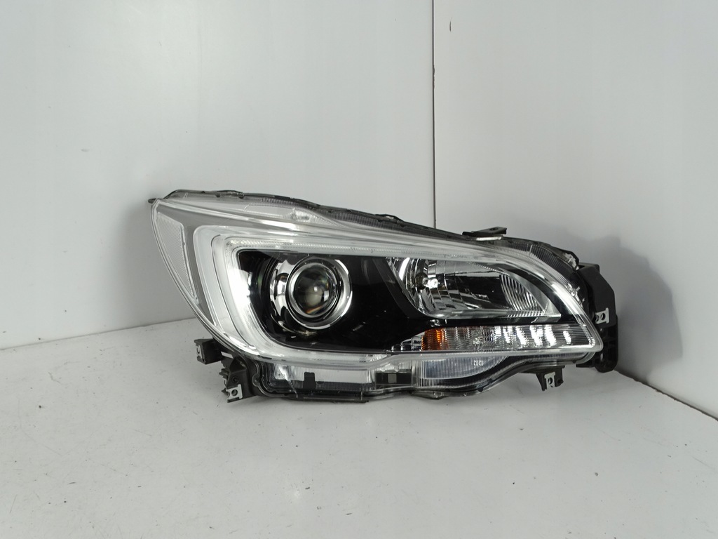 фото №1, Лампа перед правая subaru forester outback full led