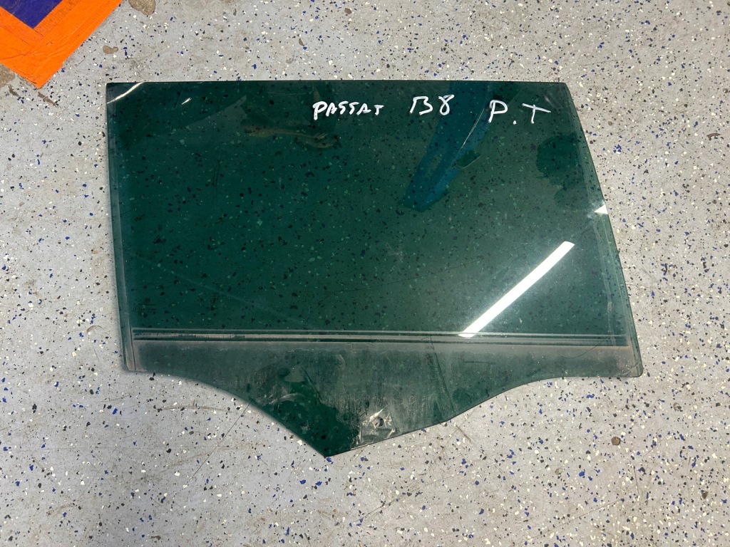 фото №1, Vw passat b8 kombi стекло дверь правый задняя