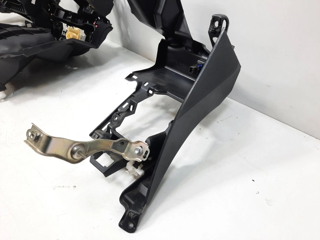 фото №14, Toyota yaris iii 11-14 5d приборная панель приборная europa панель  приборная панель 1,0 b