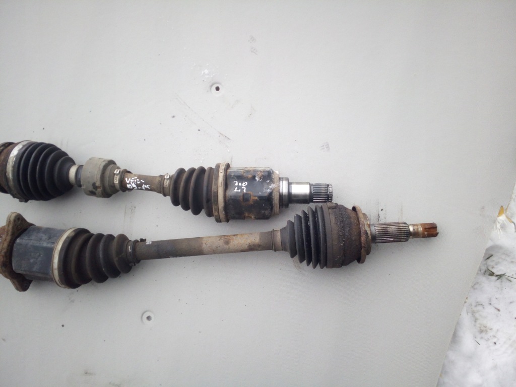 фото №1, Toyota verso 2,0 2,2 09-15 привідний вал права