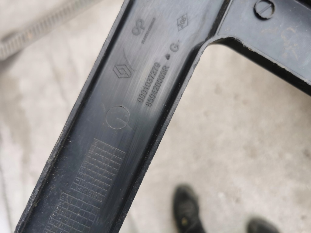 Направляющая бампера левый задний  renault megane iii kombi с Разборки