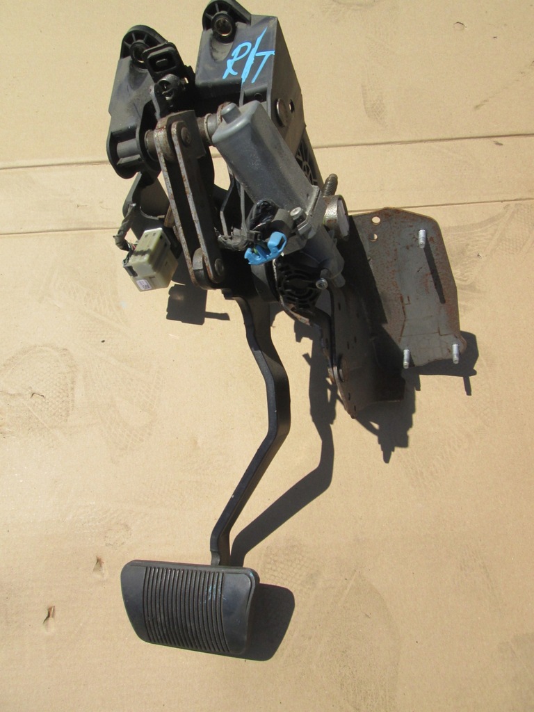 фото №8, Chrysler town country 3.6 педали тормоза моторчик