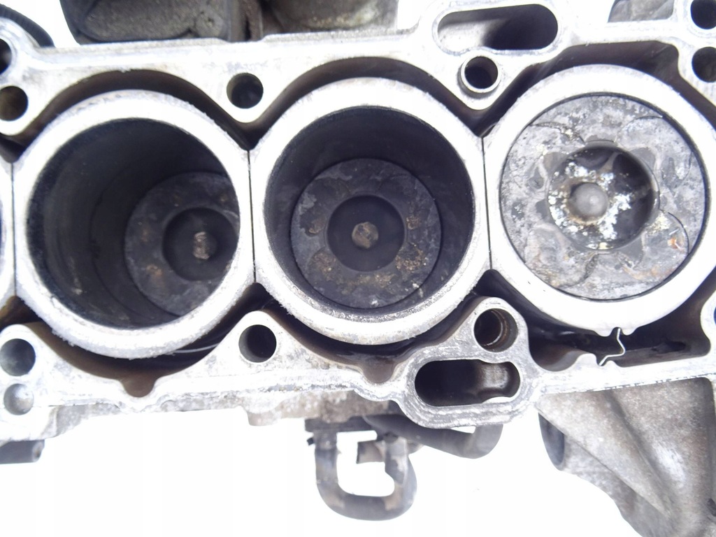 фото №11, Блок двигателя volvo c70 ii v50 s40 c30 2.4 d5 d5244t